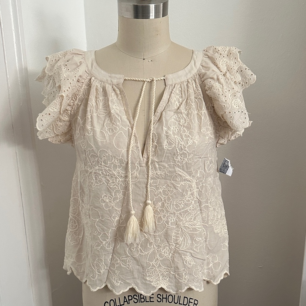 NWOT AE77 Cream Embroidered Eyelet Lace Top